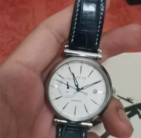 飞亚达印系列手表，买的时候三千多，现特价出...