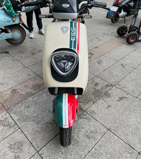 雅迪电动车，今年9月2日买的新车（不带电瓶...