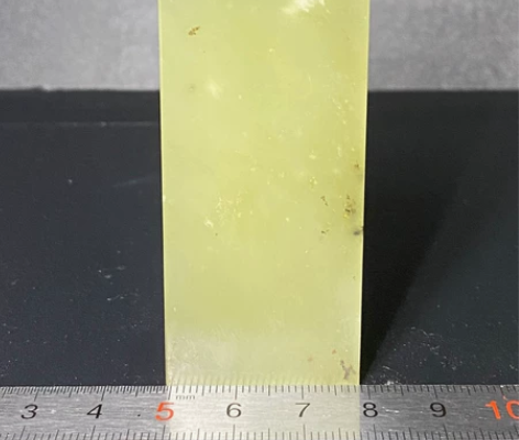 云南湖水绿素章，石质细腻柔滑，刀感十足，色...