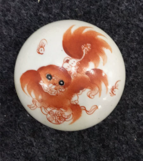 泛红釉太师少保印泥盒 感兴趣的话点“我想要...