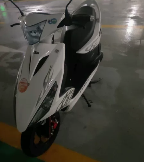 飞鹰鬼火踏板摩托车!新车行驶1500公里!...