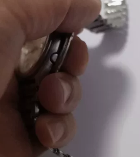 精工手表！表蒙有划痕！走时，不保走的准，星...