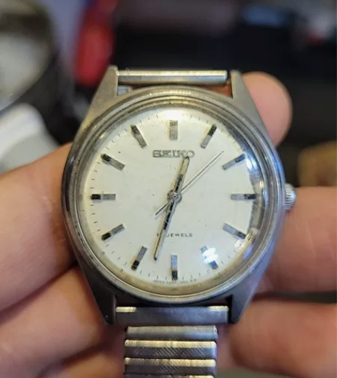 老精工牌手表一块男款可以走一段时间就停。 ...