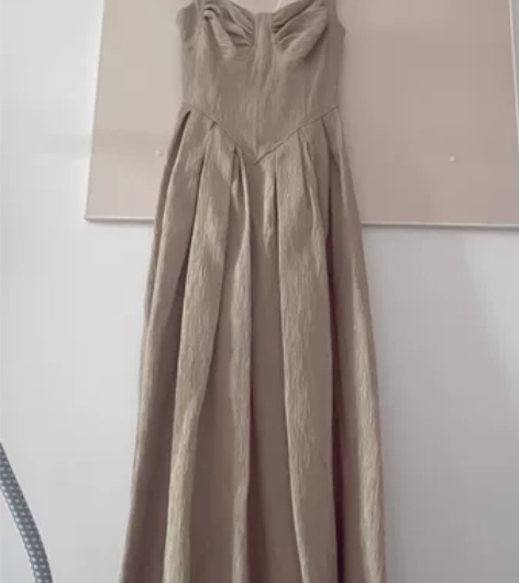 茶歇法式赫本风连衣裙 M码.码数偏小 实际...