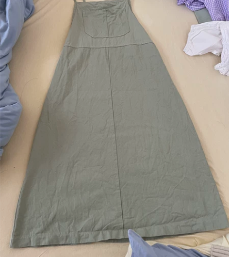 浅绿色背带裙 均码轻微穿着痕迹均码￥391...