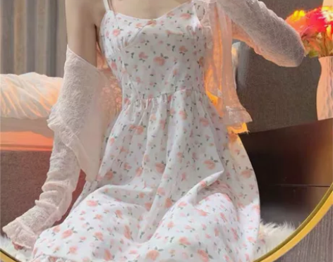 法式碎花连衣裙女夏季2022新款收腰显瘦很...