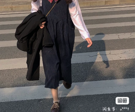 春夏款深蓝灯芯绒学院背带裙均码 可出科幻