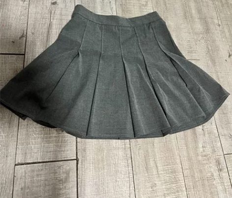 百褶裙，小可爱必入 感兴趣的话点“我想要”...