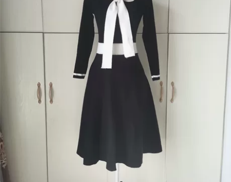 女士长袖毛衣裙撞色领口蝴蝶结系带收腰显瘦大...