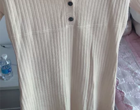 没穿过。polo领针织连衣裙女夏学院风裙。...