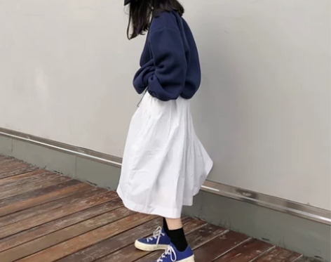 自制法式赫本小白裙女日系文艺复古纯色a字百...