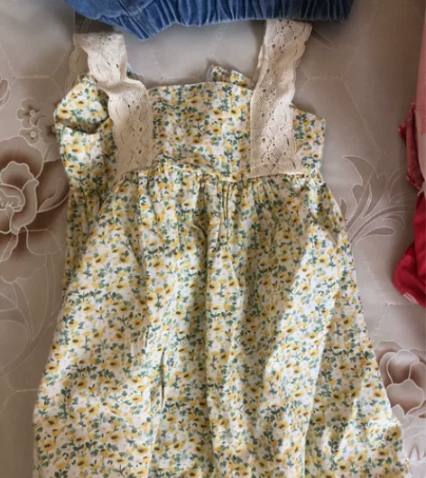 女宝可爱风裙子 田园风碎花裙子，80码，后...