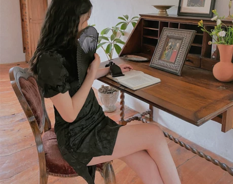 大影家 连衣裙收腰显瘦气质黑色短裙子性感女...