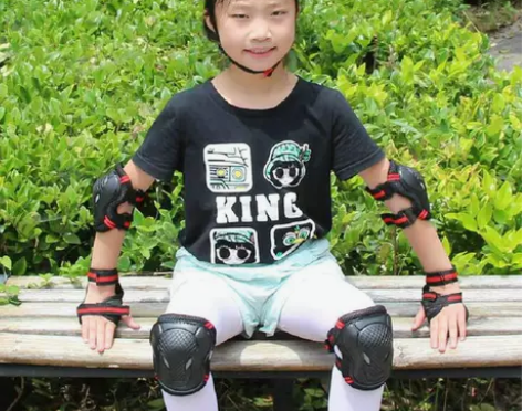 轮滑护具套装滑冰成人儿童女生滑板溜冰鞋防护...