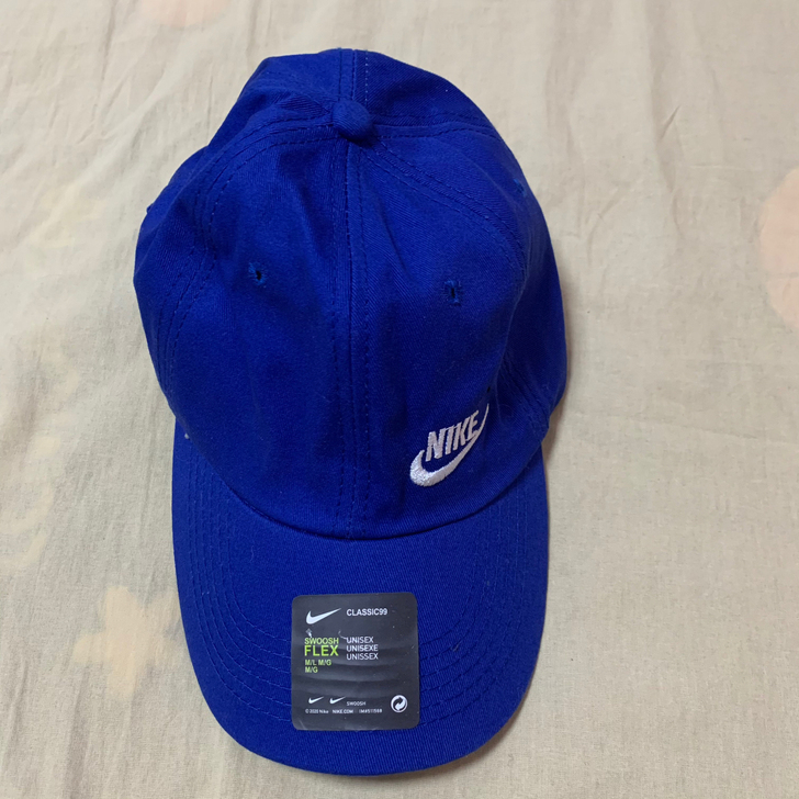 耐克 nike 软顶鸭舌帽 侧边小标。宝蓝...