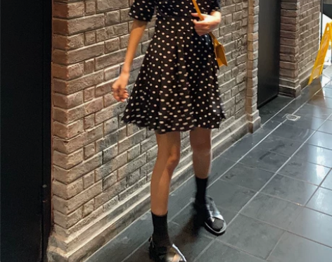 F and Z清新复古少女！港风收腰甜美Ｖ...