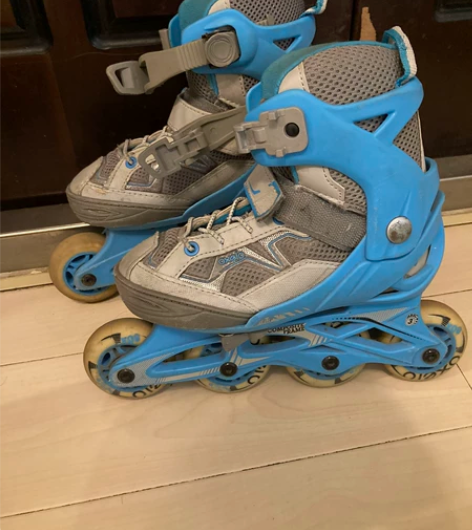 迪卡侬轮滑鞋，尺码34以内都可以穿，有三档...