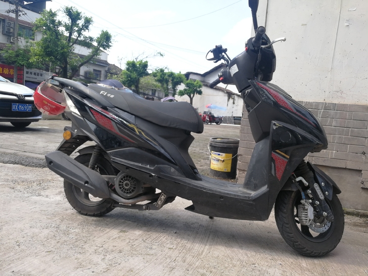 自用车，国4电喷，2千公里，成色如图，只有...