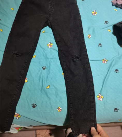 13号打底破洞牛仔裤 感兴趣的话点“我想要...