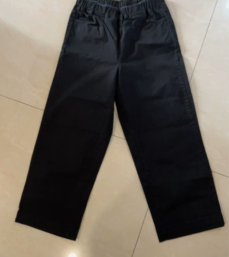 宽松大腿系列棉麻裤 版型佳 有轻微穿着痕迹...