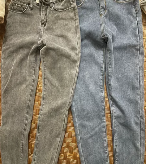 自用闲置加绒小脚裤两条装，穿S码的可以下单...