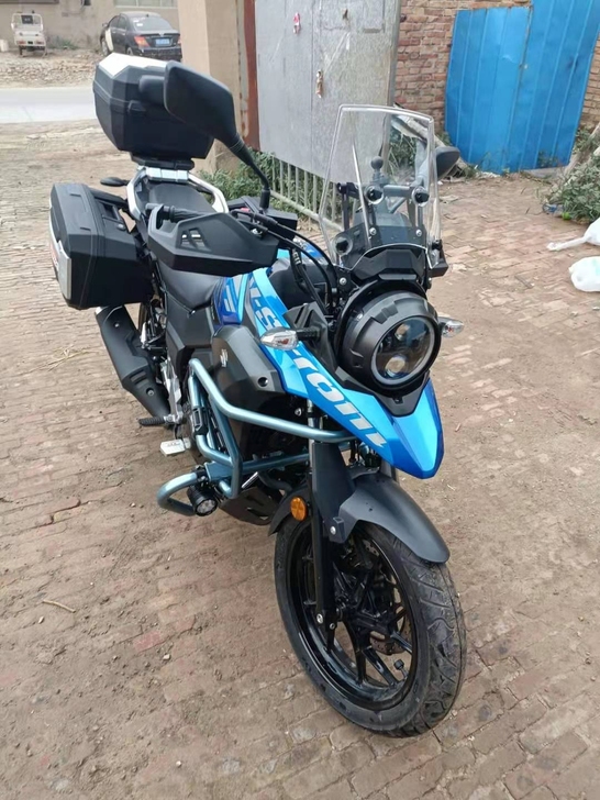 豪爵铃木DL250摩托车，19年5月上牌，...