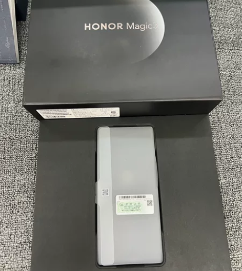 荣耀Magic3 至臻版，盒子12+512...