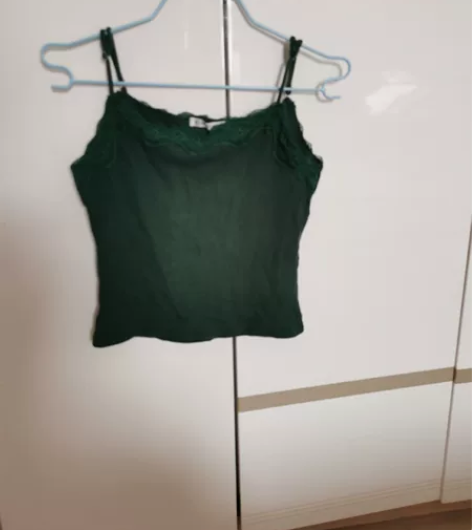 全新吊带背心，纯棉，吊带可调节。喜欢的直接...