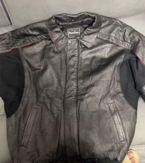 超大码男皮衣，版型无敌，超级帅，黑红的配色...