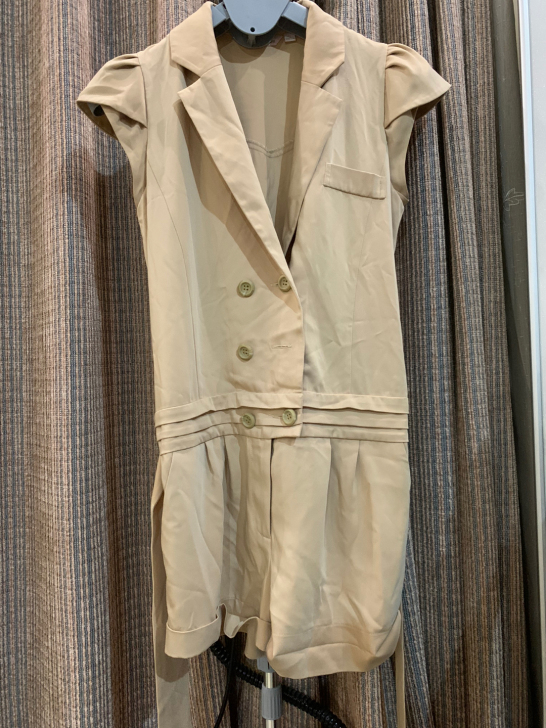 jessimode  专柜正品  卡其色连...