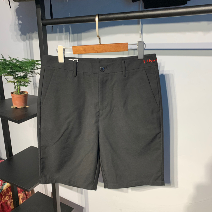 闲置 一条卡宾夏装短裤，超级舒服，只有一条...