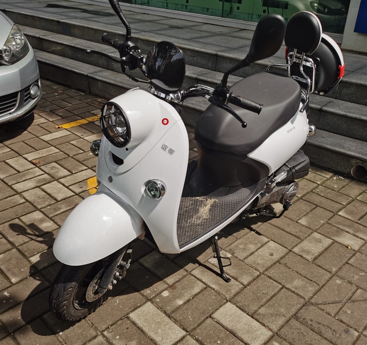 小龟王125燃油摩托车，200公里新车，可...