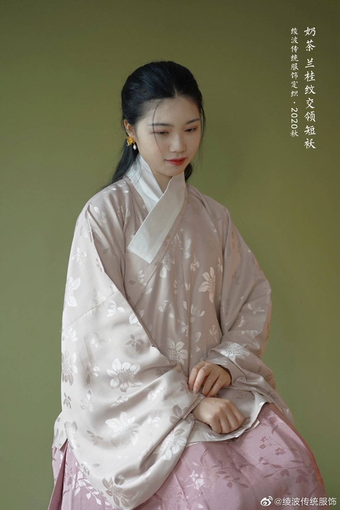 绫波传统服饰 兰桂定织奶茶交领袄 明制汉服...
