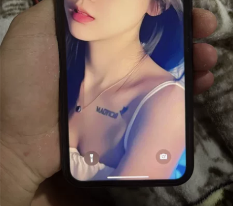 苹果11美版换了新手机所以挂上来出给有原人...