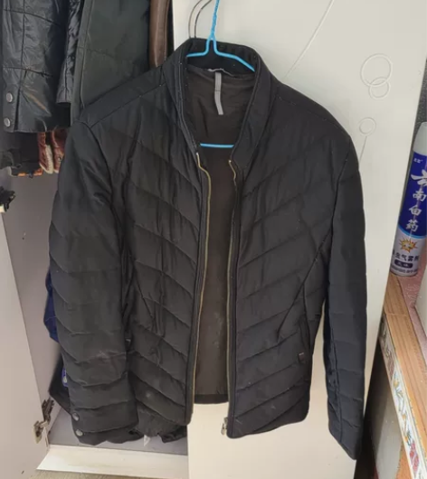 男羽绒服有穿着轻微痕迹适合身高167公分体...