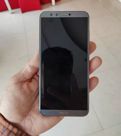 华为 荣耀9青春版。 成色非常好。 4g手...