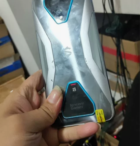 黑鲨3 12+128g版本原装无拆修手机，...