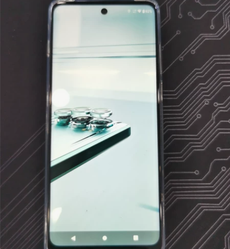 摩托罗拉moto edge S30 骁龙8...