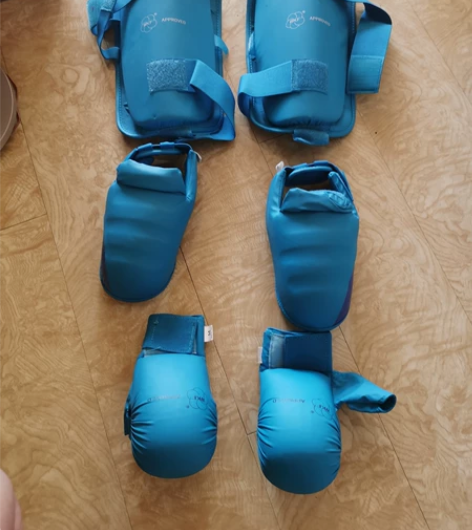 空手道护具。买来没用过，不学用不着了。 感...