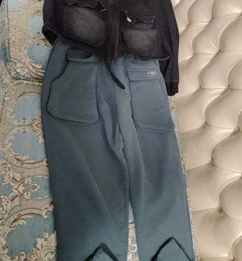 实体店370买的全新，我不适合这种风格裤子...