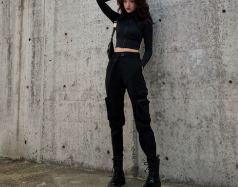 出，黑色炸街工装裤女加绒秋冬机车骑行休闲显...