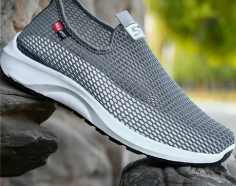 男网鞋休闲运动镂空网面鞋一脚蹬中老年爸爸鞋...