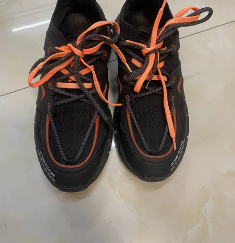 闲置，男士休闲运动鞋，40码 感兴趣的话点...