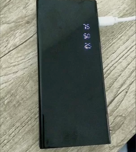 实体店不干了，便宜出一批充电宝，全新没用过...