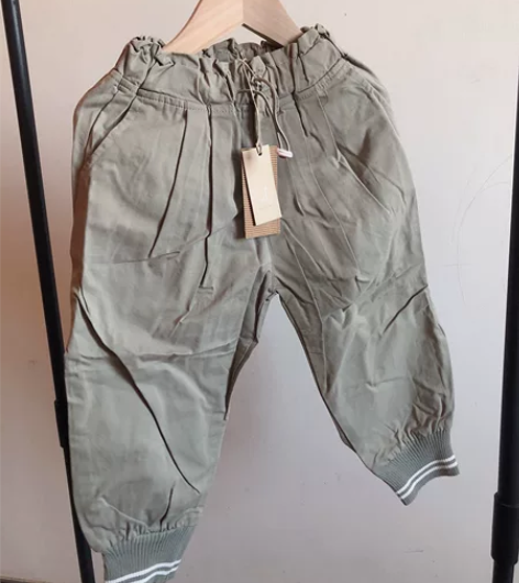 多听家 豆绿色花瓣裤 120码全新带吊牌 它家都是复古色系 ...