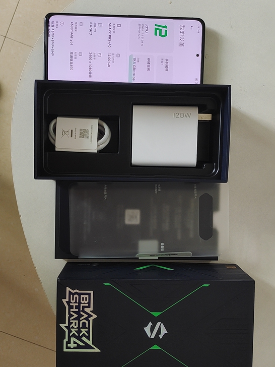 小米黑鲨4，12+128g内存。手机全原无...