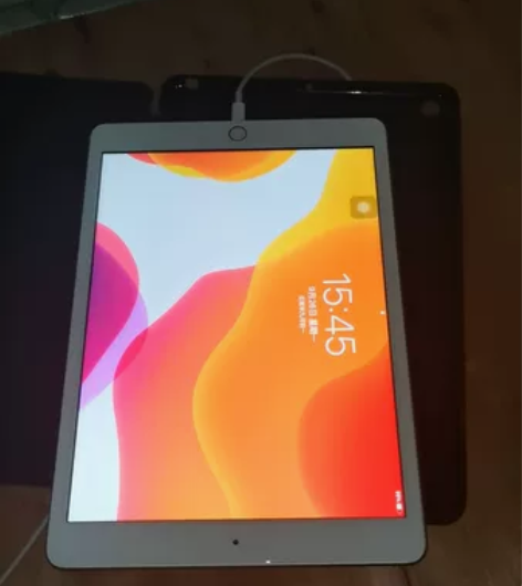 iPad第七代,128G内存,剩下的自己看...