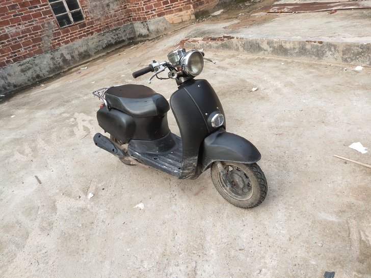 雨燕小龟王，小绵羊，刚换的两条新轮胎