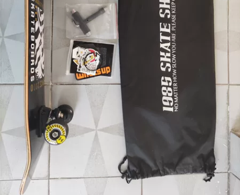 因搬家，急出DBH双翘专业滑板一只，9成新...