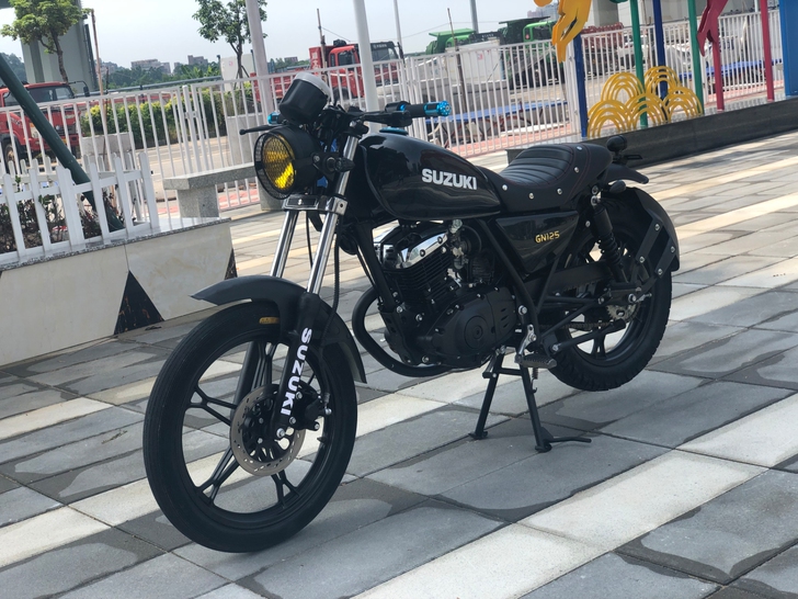 铃木复古太子125cc